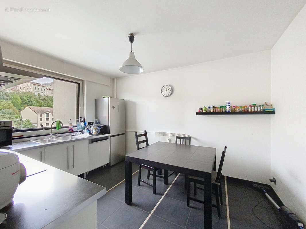 Appartement à SAINT-ETIENNE