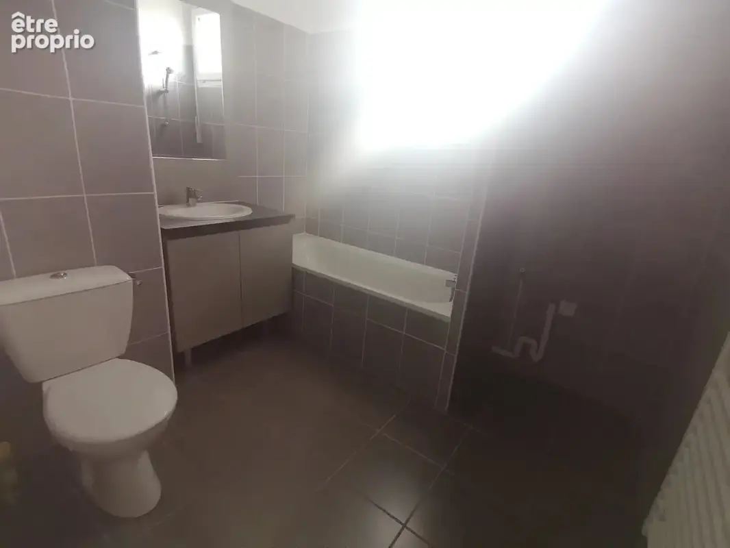 Appartement type 2 - quartier notre dame - photo 7