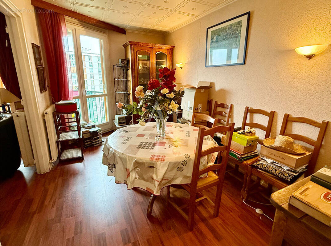 Appartement à CHAVILLE