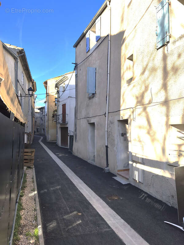 Maison à L'ISLE-SUR-LA-SORGUE