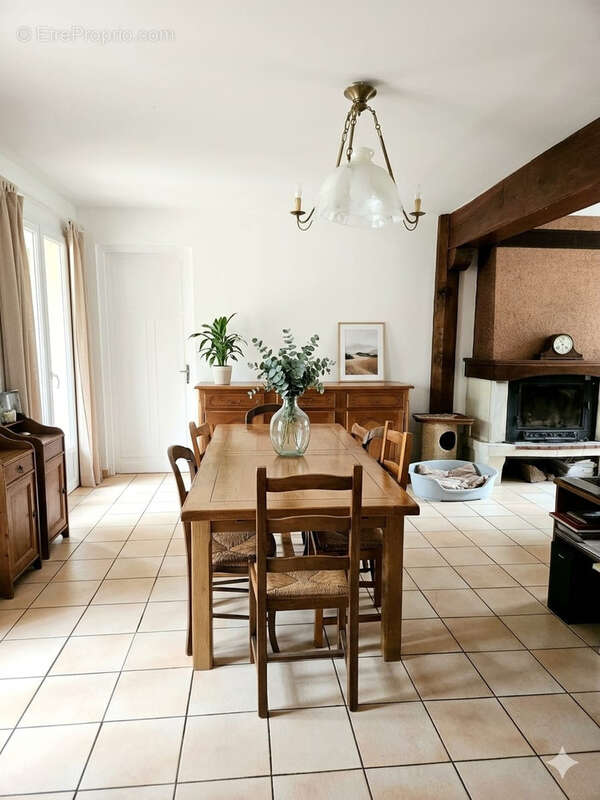 Maison à MONTANS