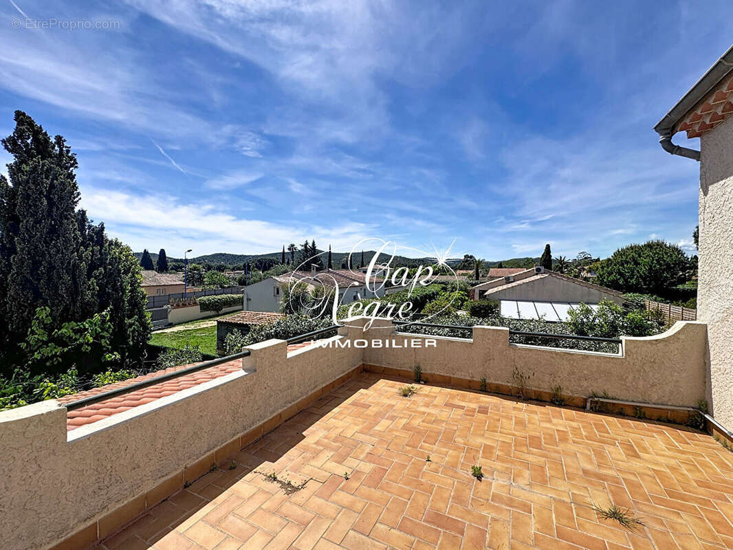 Maison de type 7/8 pièces à vendre à Bormes Les Mimosas - photo 11