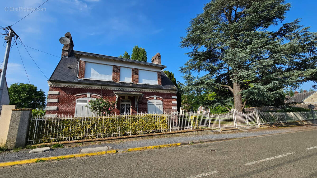 Maison à FRIERES-FAILLOUEL