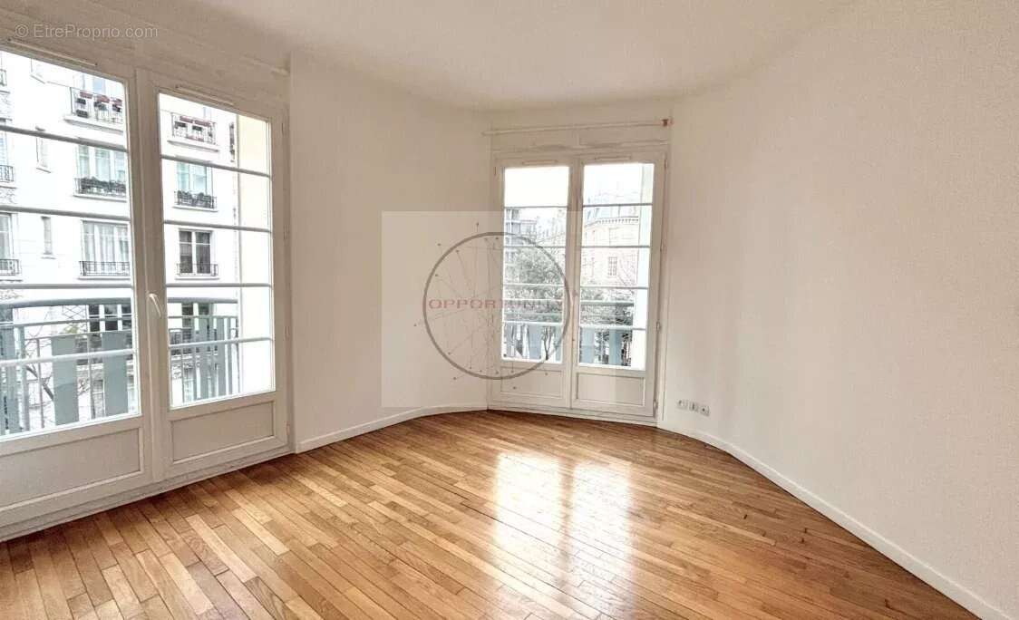 Appartement à PARIS-20E