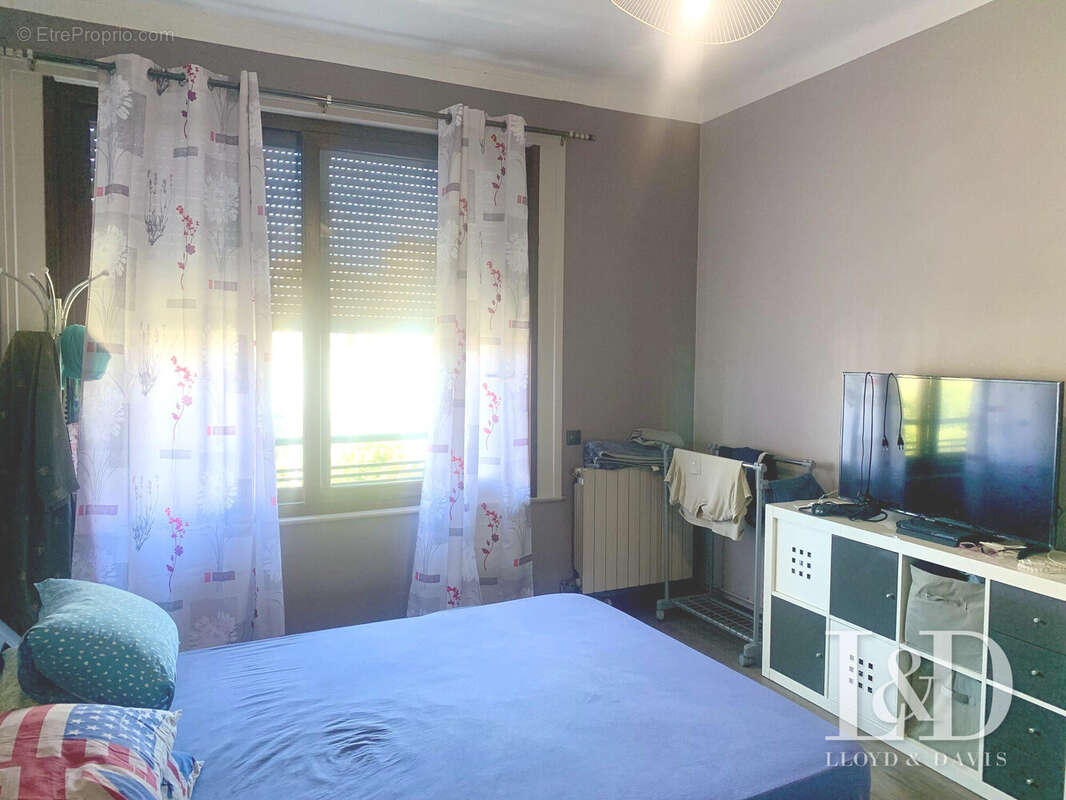 CHAMBRE LUMINEUSE - Appartement à MARSEILLE-6E