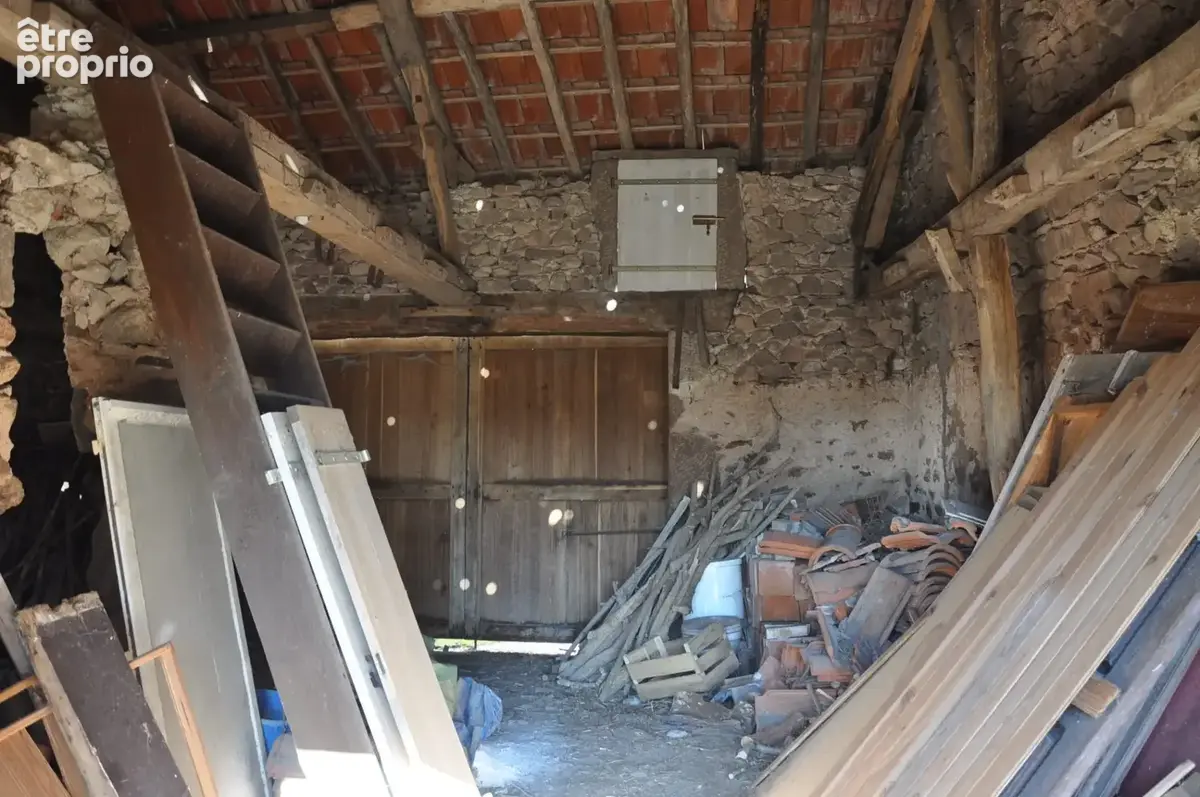 Belle maison en pierre, avec 4 chambres, grange, prévoir des travaux de rénovation - photo 17