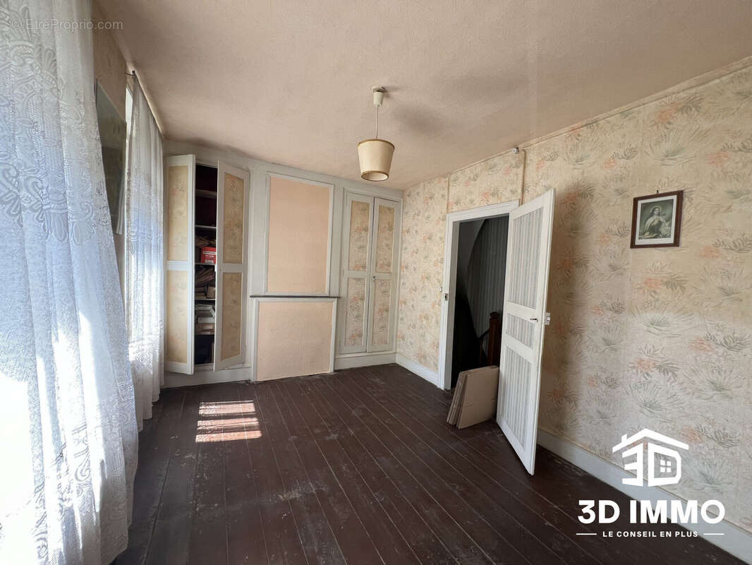 Maison à AVESNES-SUR-HELPE