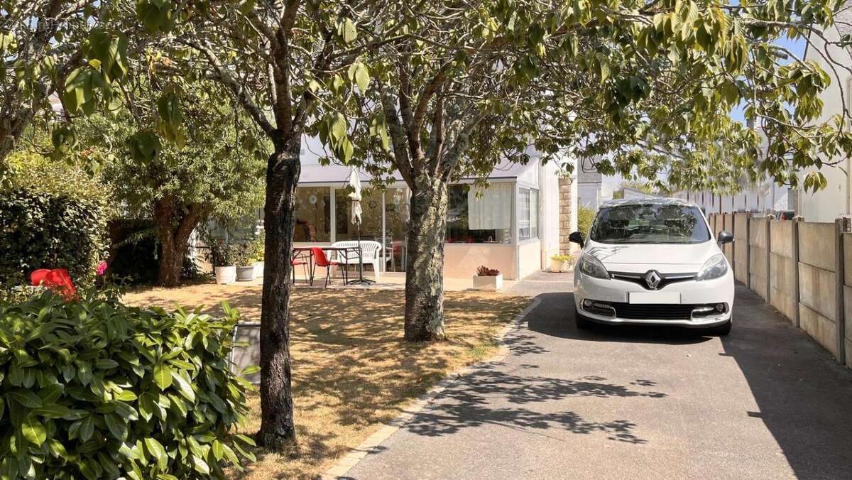 En exclusivité - guérande centre à pied - maison familiale avec jardin et garage - photo 13