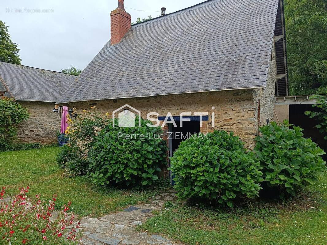 Photo 1 - Maison à LA CROPTE