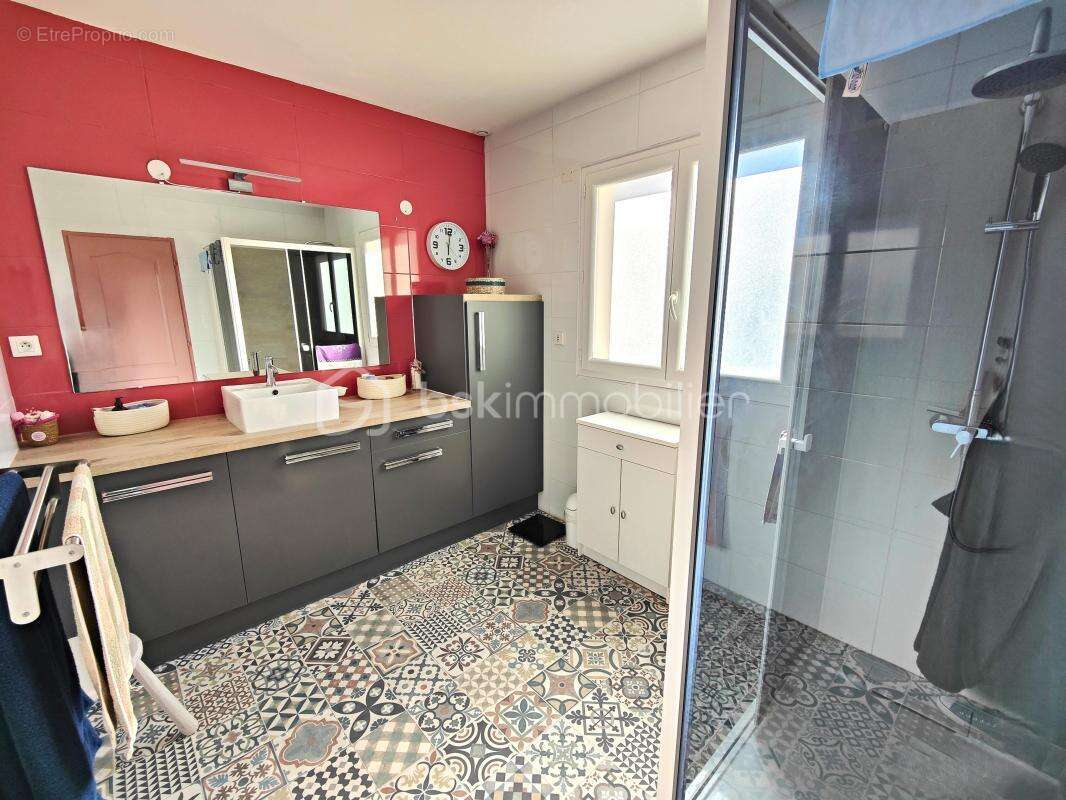Montredon des corbières – villa r+1 - 120m² habitable - 3 chambres – dressing – climatisation réversible -  garage – piscine en  - photo 13