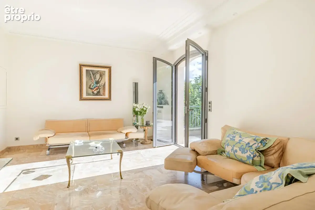 Maison de caractère en pierre de taille avec jardin - 7 pièces - photo 9