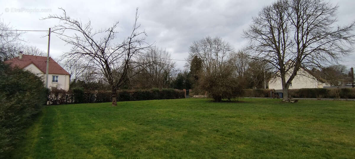 Terrain à ABBECOURT