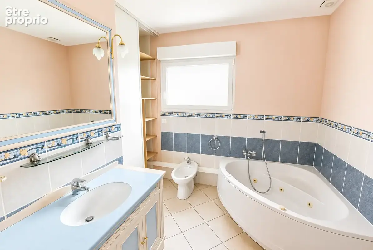 Maison individuelle de plain-pied avec jardin et garage. - photo 7