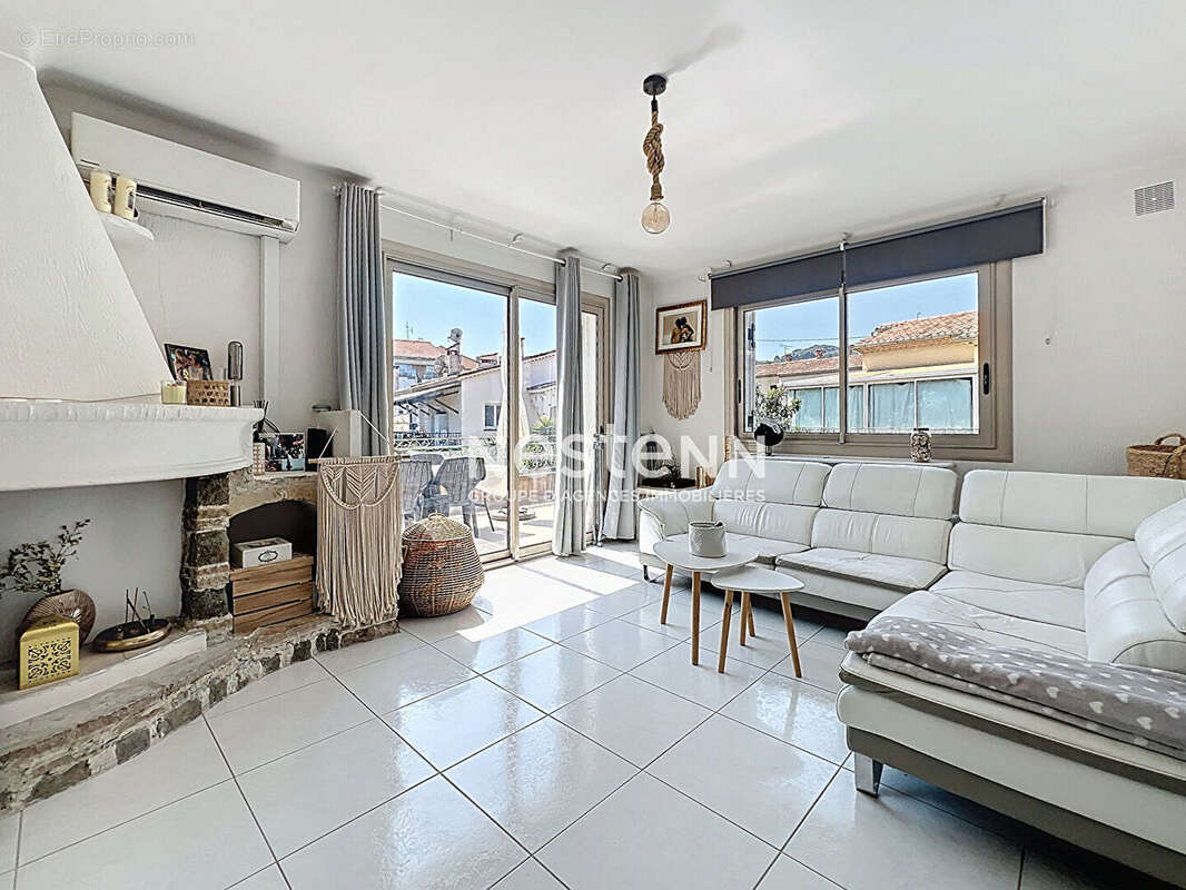 VALLAURIS - Maison - 230m² - Terrain 525m² - Projet promoteur - Hauteur autorisé - Proche commodités - photo 2