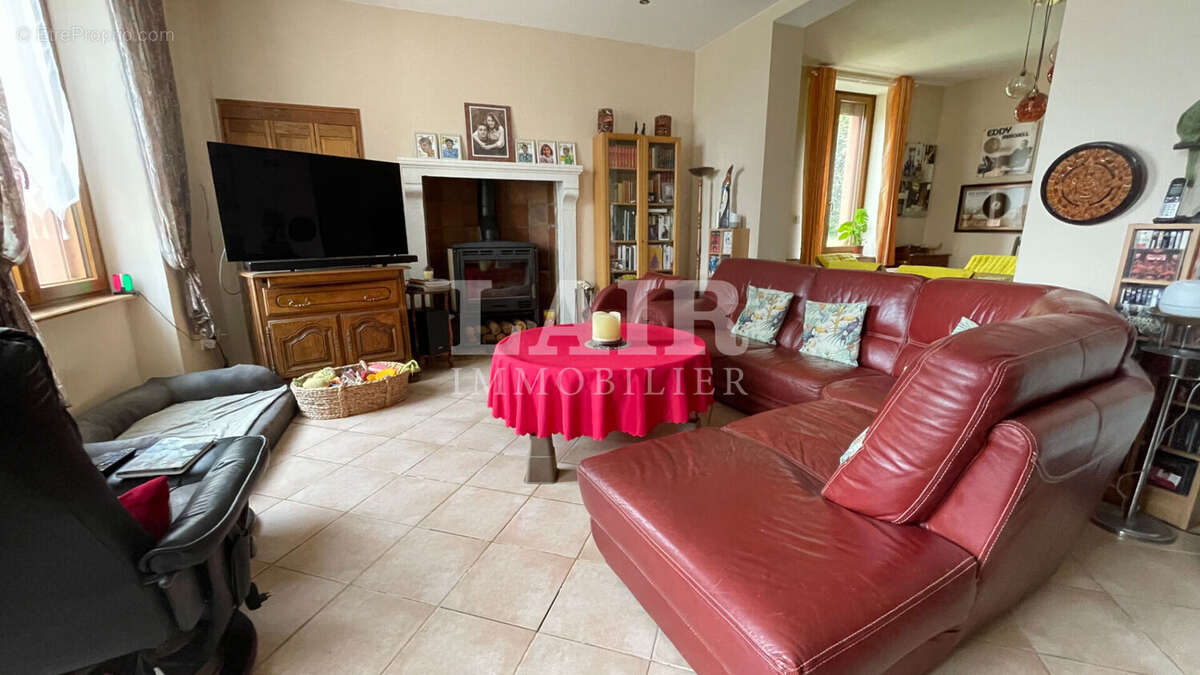 Ensemble immobilier de 3 maisons restaurées à Saint-Christophe-du-Jambet - photo 3