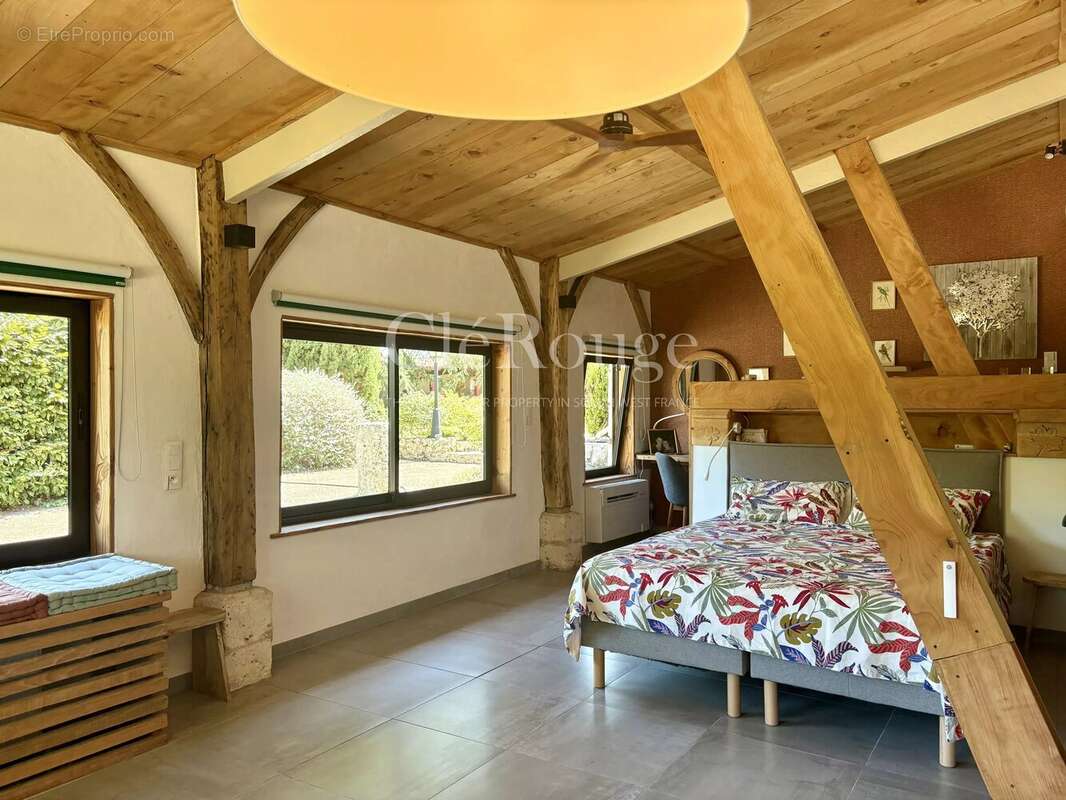 Proche de Saint-Livrade-sur-Lot – Élégante propriété de caractère de 5 chambres avec piscine chauffée et superbe parc arboré - photo 12