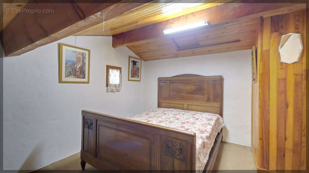 Maison à LES OLLIERES-SUR-EYRIEUX