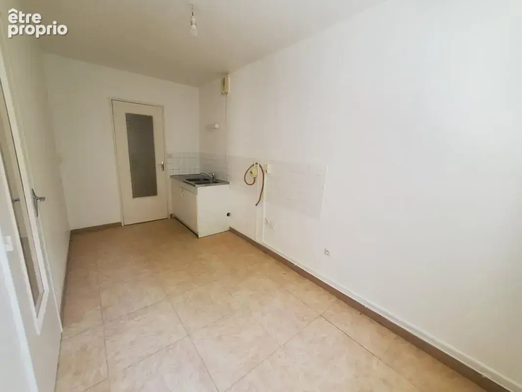 Beau t3 au 3eme etage avec balcon et cave - photo 16