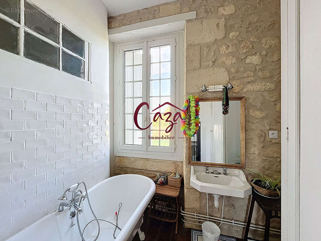 Maison à CAMBLANES-ET-MEYNAC