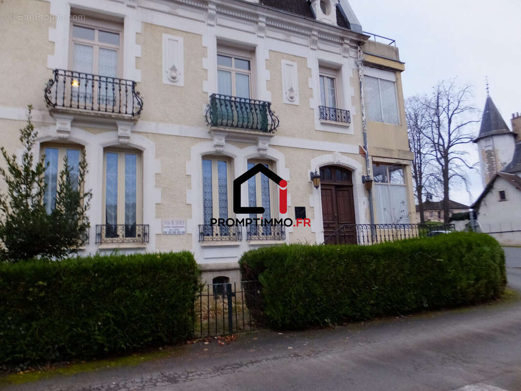Appartement 331 m² à Neris-Les-Bains  - photo 2