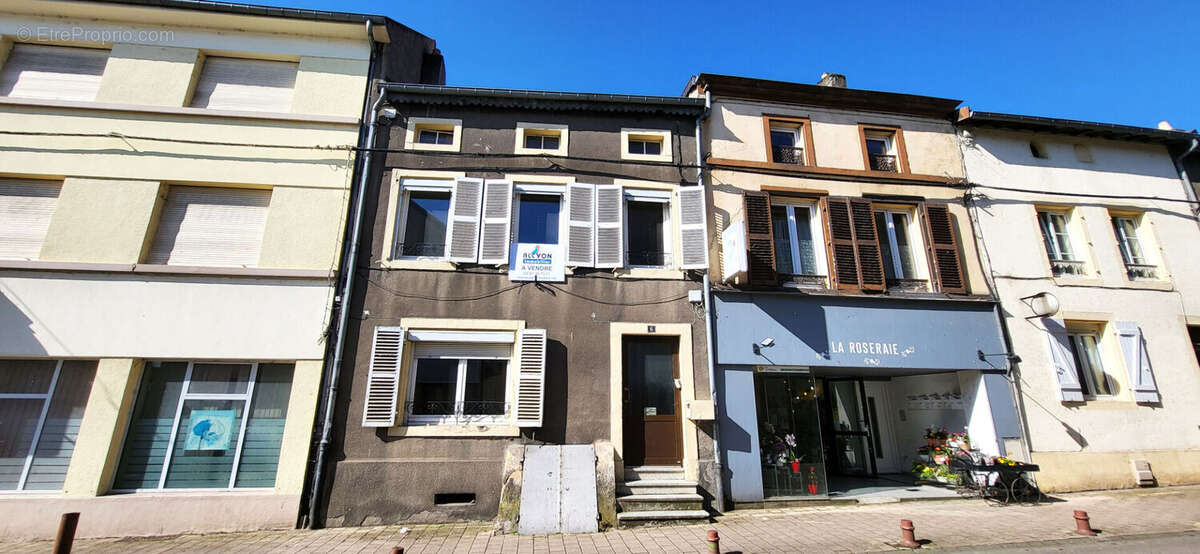 Maison à ARS-SUR-MOSELLE