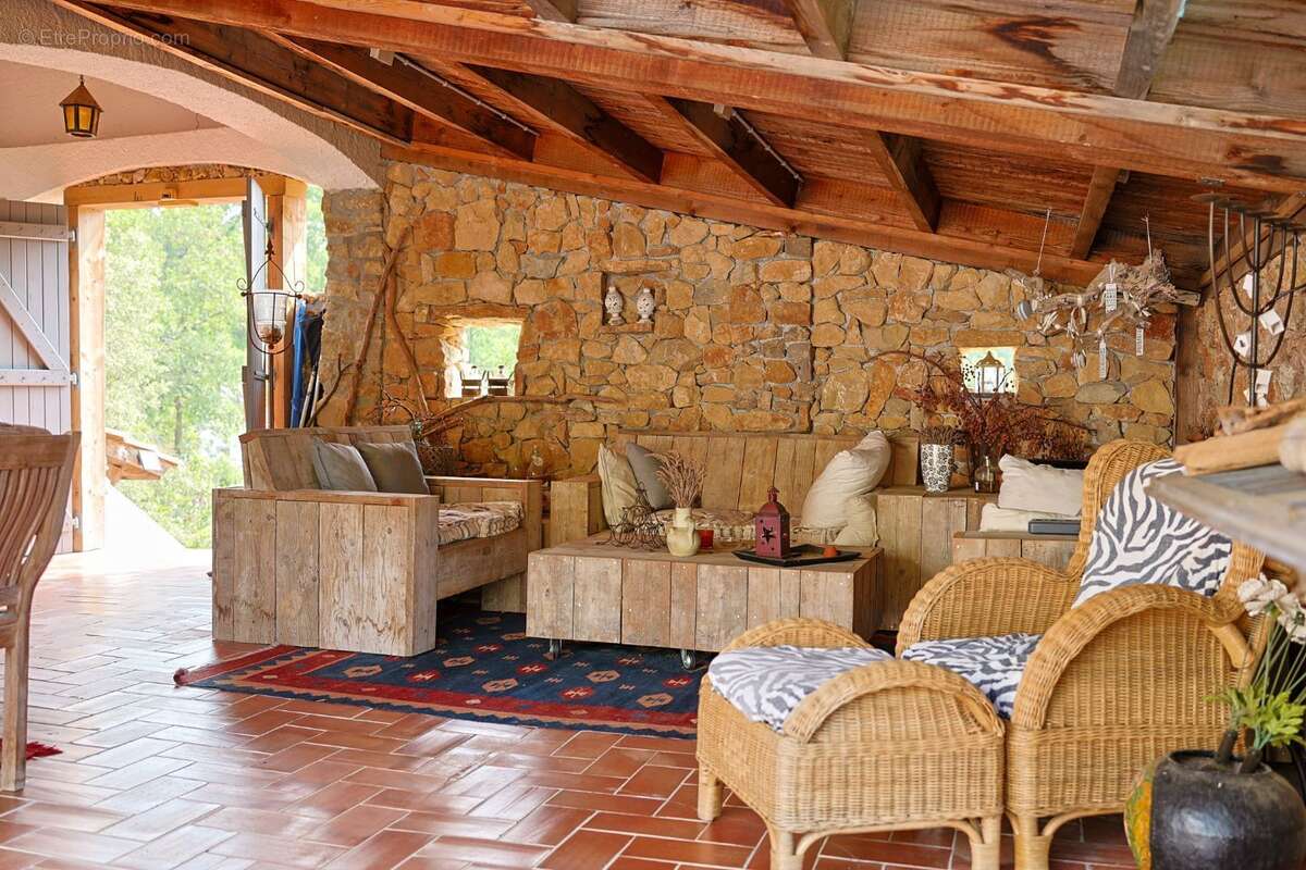 Maison à SAINT-ANTONIN-DU-VAR