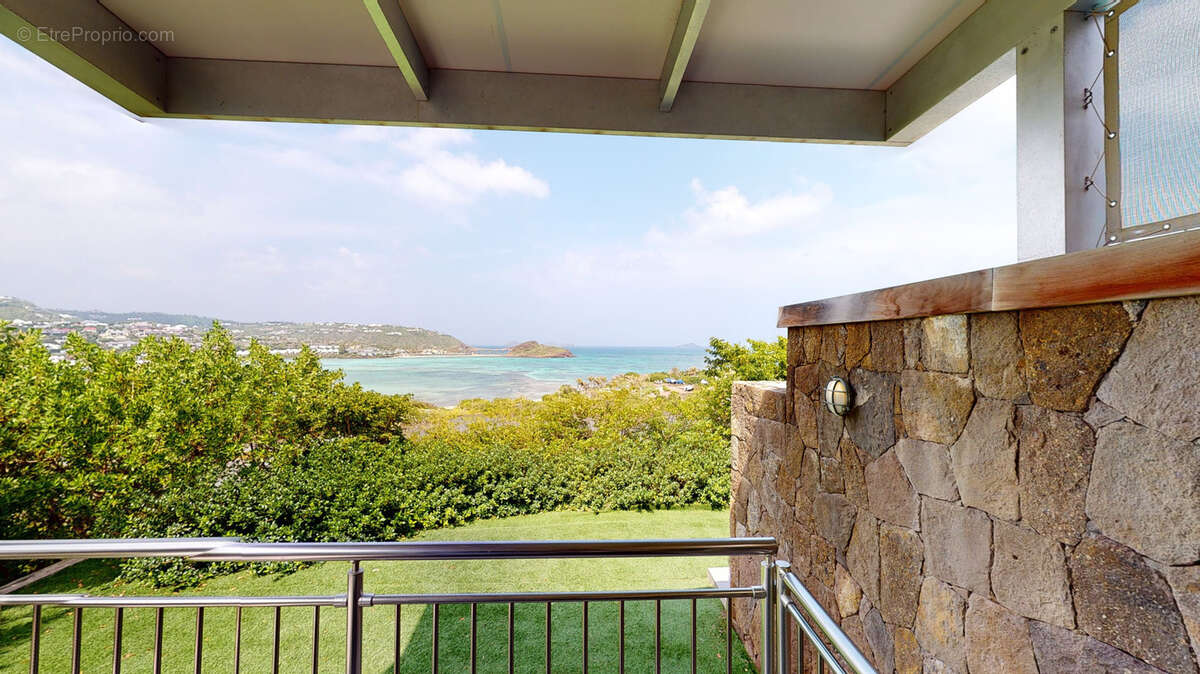 Maison à CAPESTERRE-BELLE-EAU