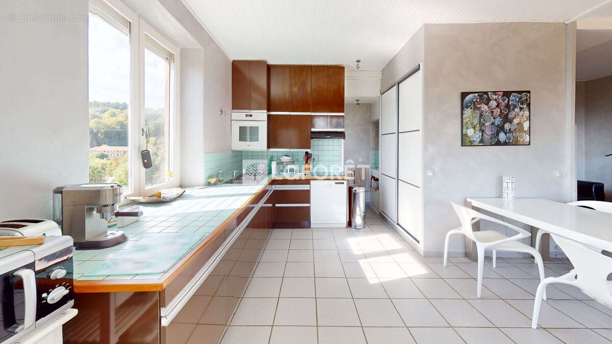 Appartement à SAINT-CYR-AU-MONT-D'OR