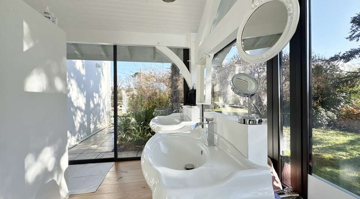 Propriété de caractère avec dépendances et piscine  Domaine de 3 hectares au calme absolu - photo 24