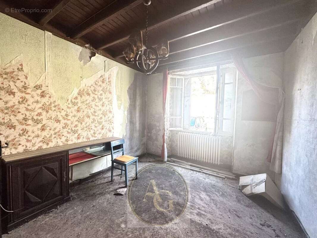 Appartement à MAS-SAINTES-PUELLES