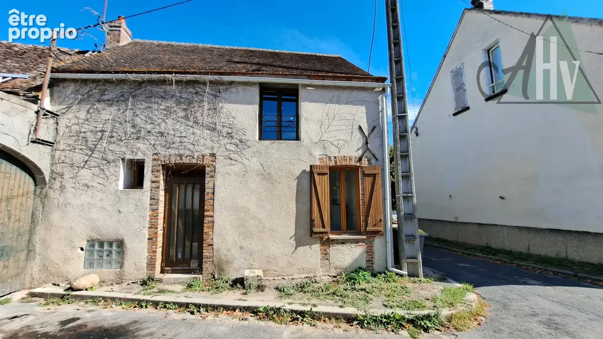 Pont sur Yonne - Maison de ville à rénover de 61,5 m2 - Idéal investisseur - photo 1