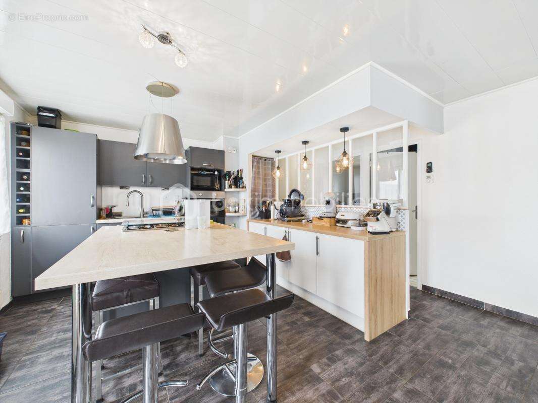 Maison à MEZIERES-SUR-COUESNON