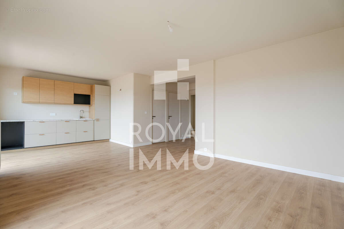 TOULON Bas Faron / Claret - Appartement T3 entièrement rénové dans résidence au calme - photo 4