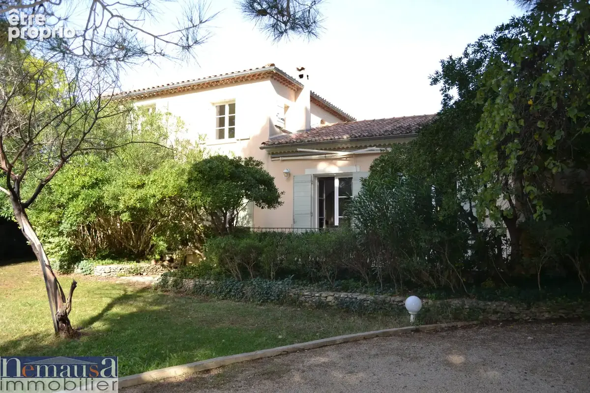 Tarascon, villa de 209m2 sur une parcelle de 2698m2 avec piscine - photo 13