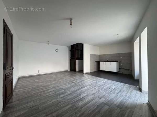 Appartement T4 au 2éme étage - photo 4