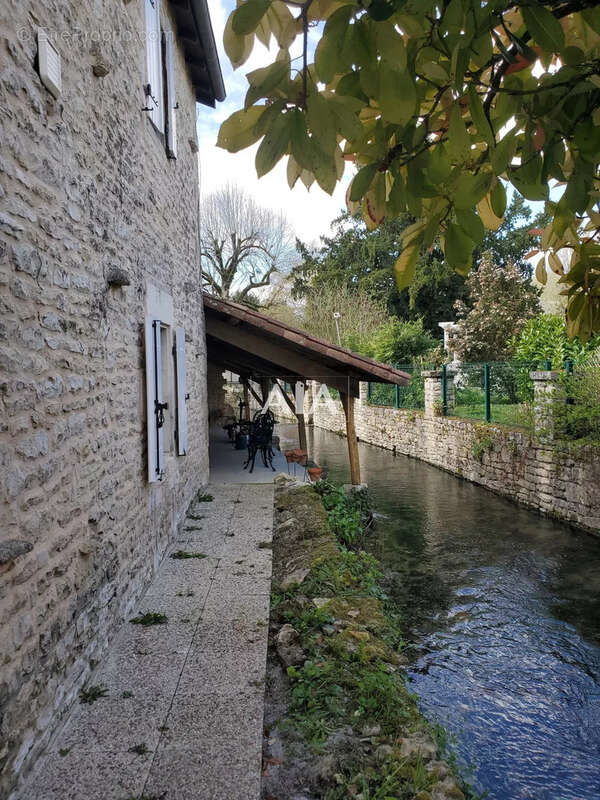 Maison à RUFFEC