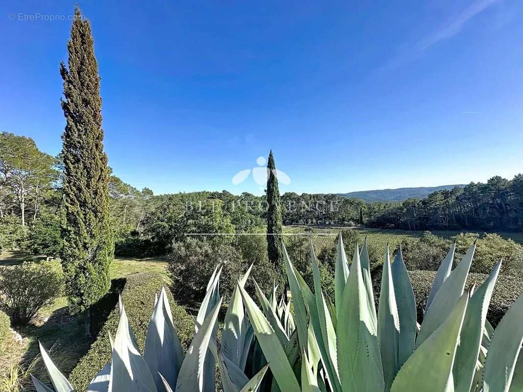 Maison à ENTRECASTEAUX