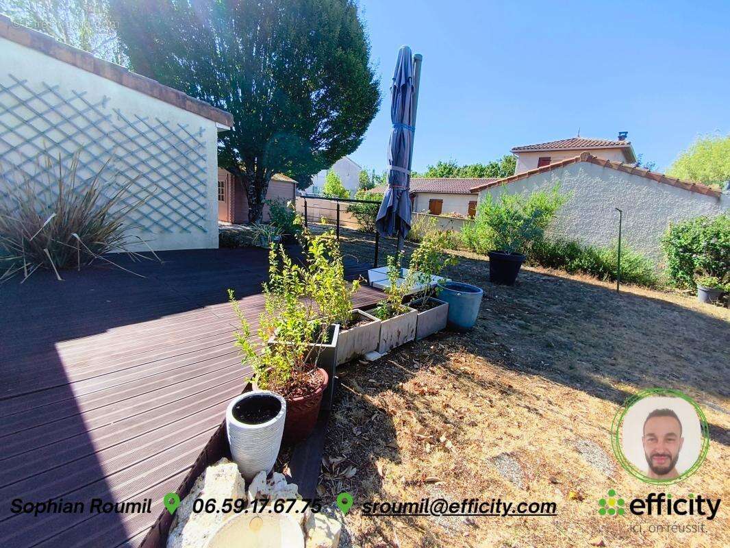 Maison 155 m² à Puymoyen  - photo 18