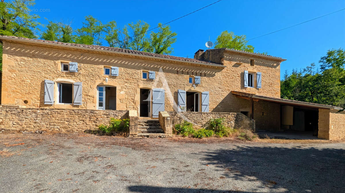 Maison à SAINT-FRONT-SUR-LEMANCE