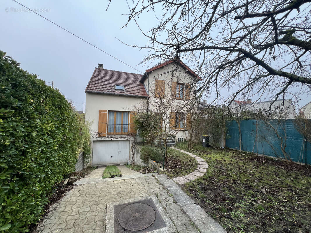 Maison à HOUILLES