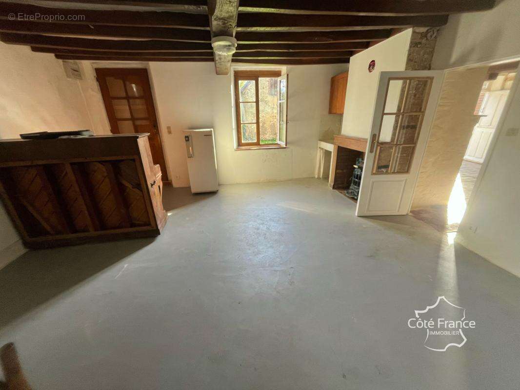 Maison à TANNERRE-EN-PUISAYE