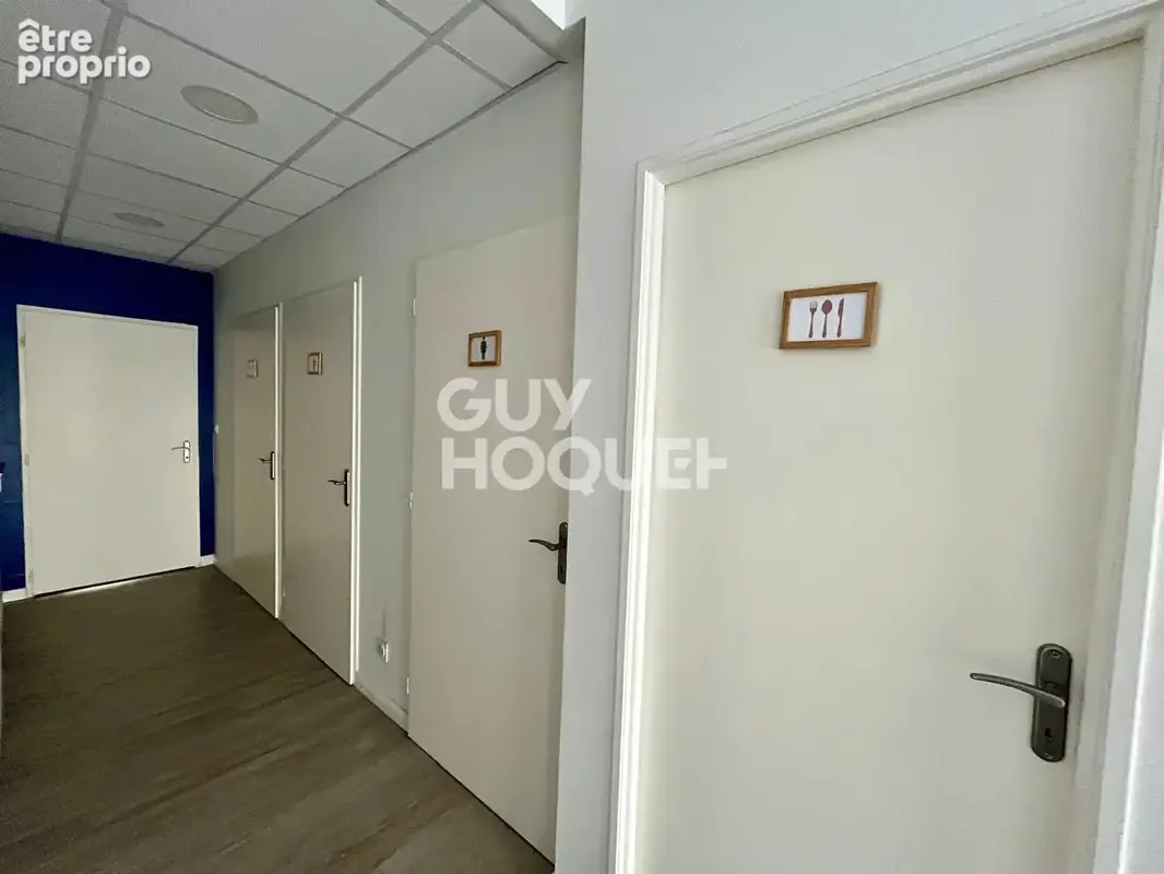 Local commercial Agen  centre ,170 m2 avec 3 entrées indépendantes - photo 8