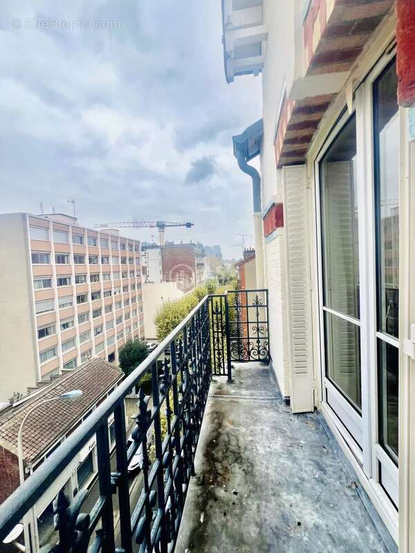 Appartement à COURBEVOIE
