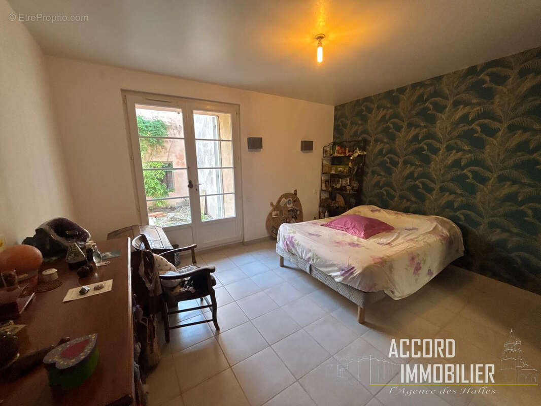 Montady !! Maison de 248m2 composée de 2 appartements avec extérieurs - photo 18
