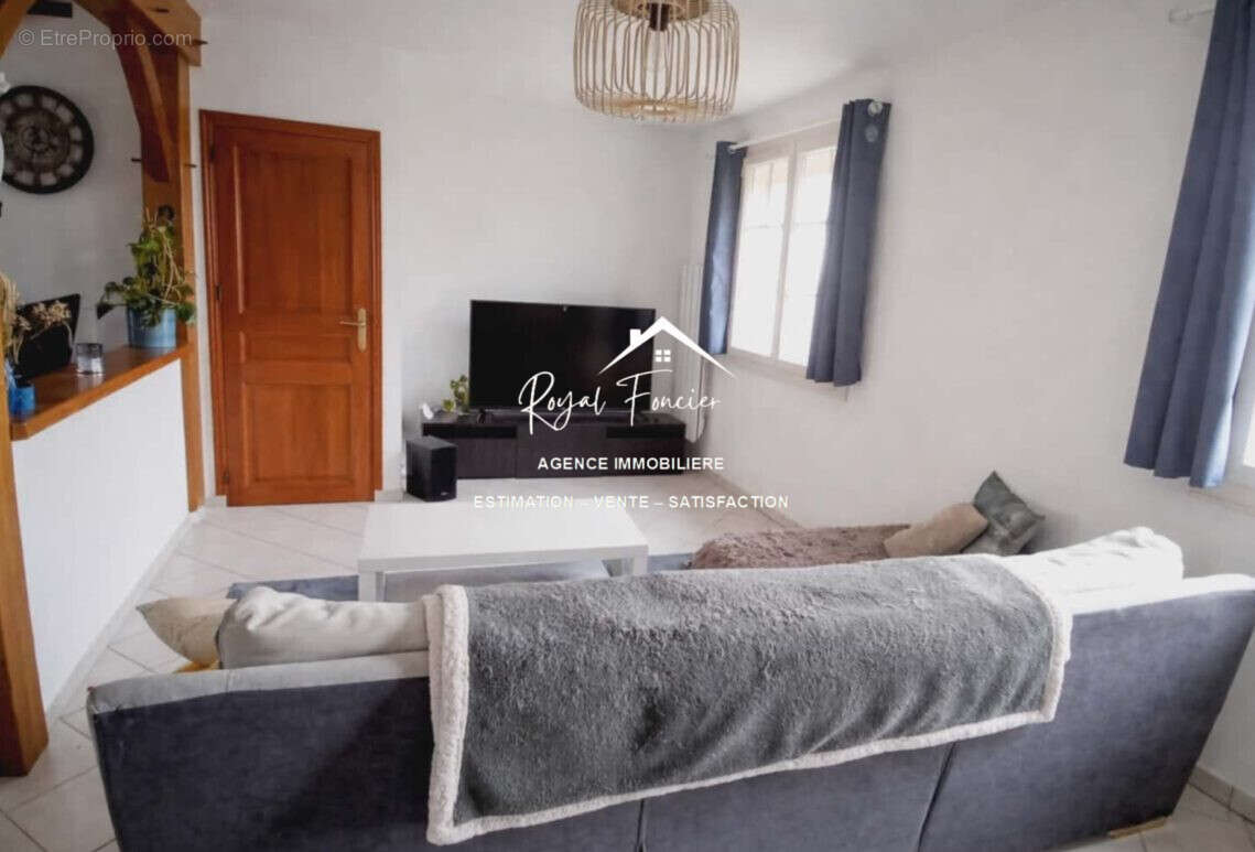 Salon  - Maison à PORTS