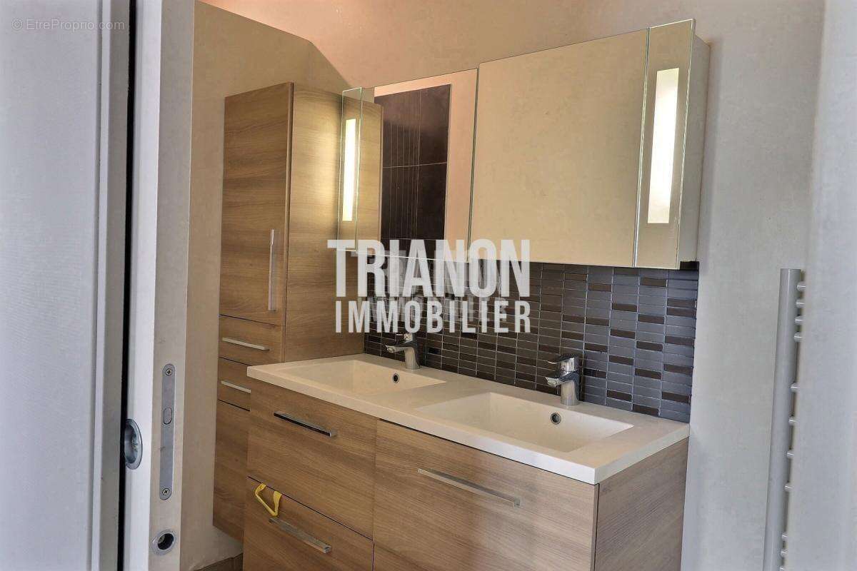 Appartement à SURESNES