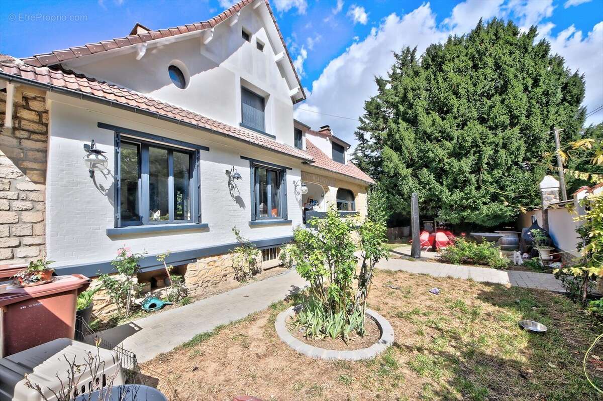 Maison à LA CELLE-SAINT-CLOUD