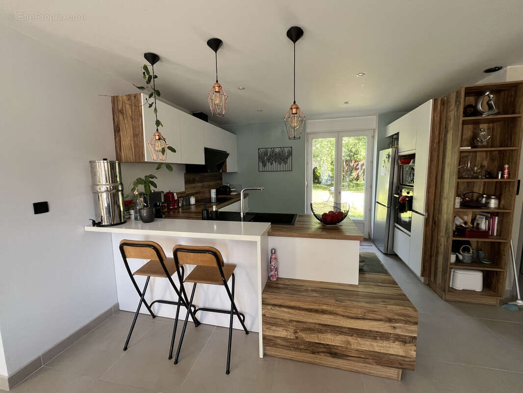 Maison à LA CHAPELLE-LA-REINE