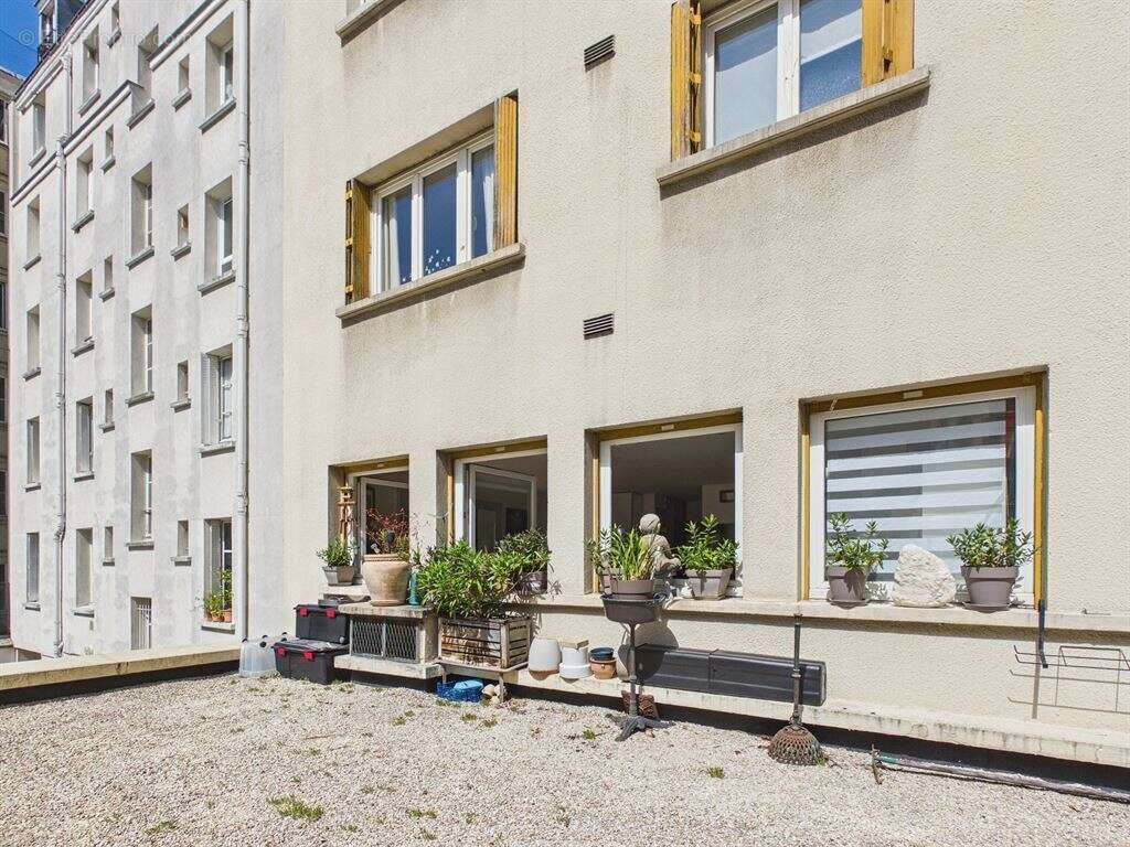 Appartement à PARIS-18E