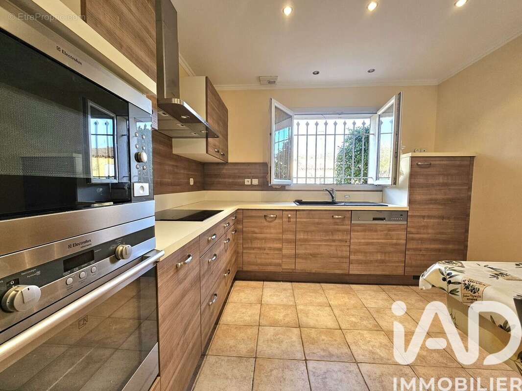 Photo 5 - Maison à LE CANNET-DES-MAURES